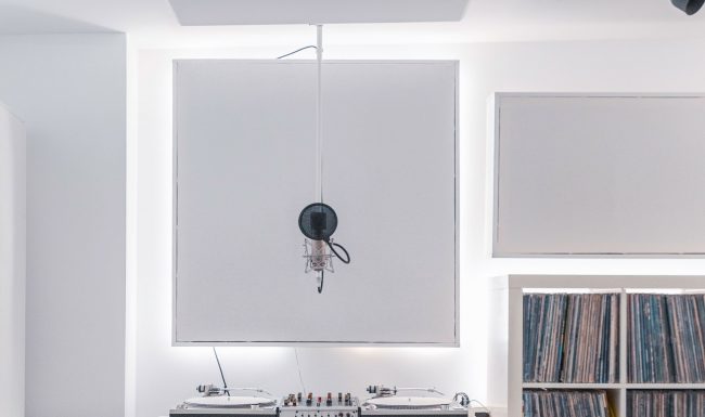 White Room Studio Hannover - Regie und Aufnahmeraum, production and recording room, Gesangsaufnahme raum, vocal booth